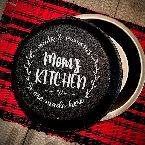 Custom Engraved Pie Pan, Personalized Pie Pan, Aluminum Pie Pan, House warming Gift, Baking an, Kitchen Gift, Bakers Gift