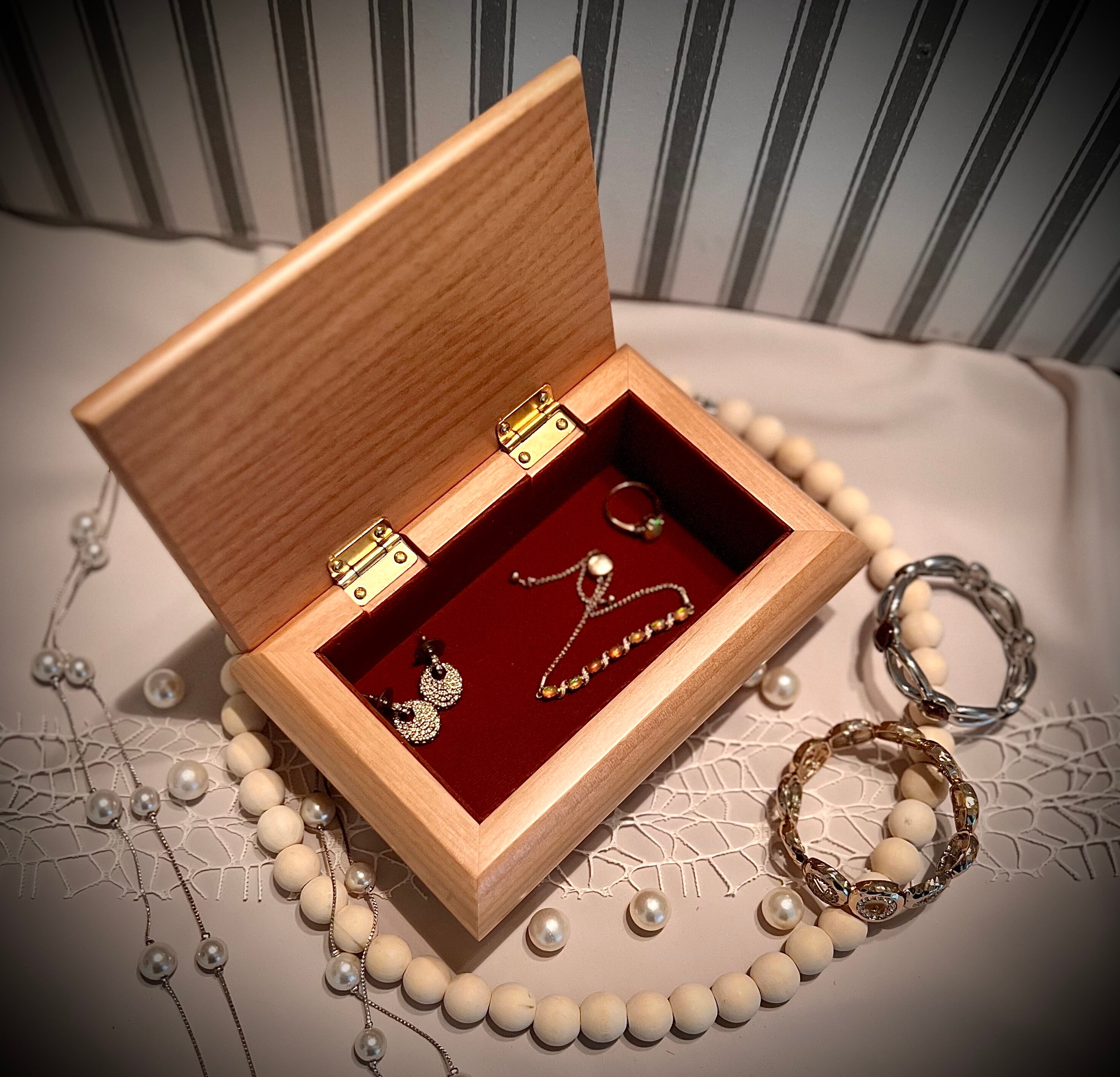 Personalized Red Alder Jewelry Box, Engraved Monogram Gift - Etsy, image size:2942x2828