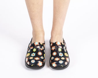 flat nursing clogs