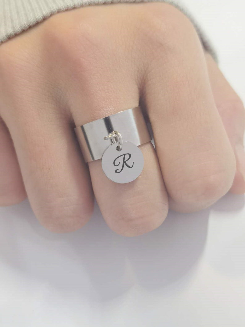 Anillo de medalla personalizado, Anillo colgante de encanto personalizable, Anillo personalizado para mamá, regalo de nacimiento, Regalo para ella imagen 5