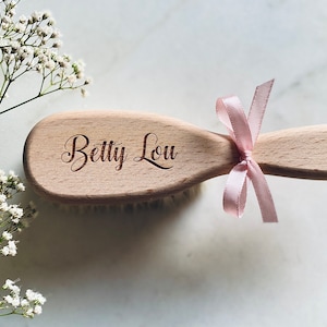 Cepillo de pelo para bebé con grabado láser, regalo personalizado para bautismo, nacimiento cepillo para bebé personalizado con nombre imagen 3