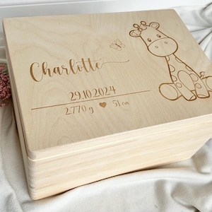 Caja de recuerdos Bebé Jirafa de madera caja de madera personalizada con nombre y fechas