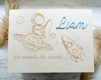Personalized wooden box with astronaut motif – storage box for birth, baptism memory box baby with acrylic name + dates engraved
