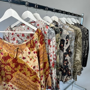 10x Vintage Y2K Blouse Mix - Bulk Lot Retro Clothing - Curated Original Vintage Wholesale Bundles to Resell