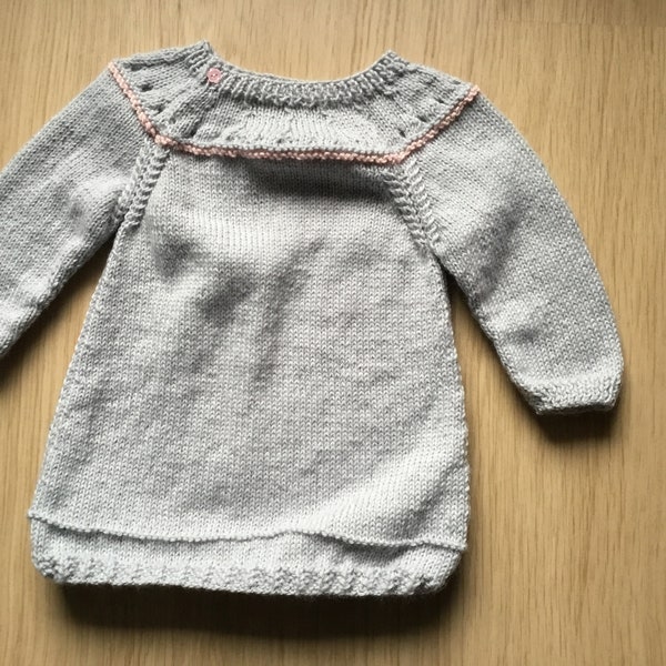 Robe tricot grise et rose pour bébé de 6 mois