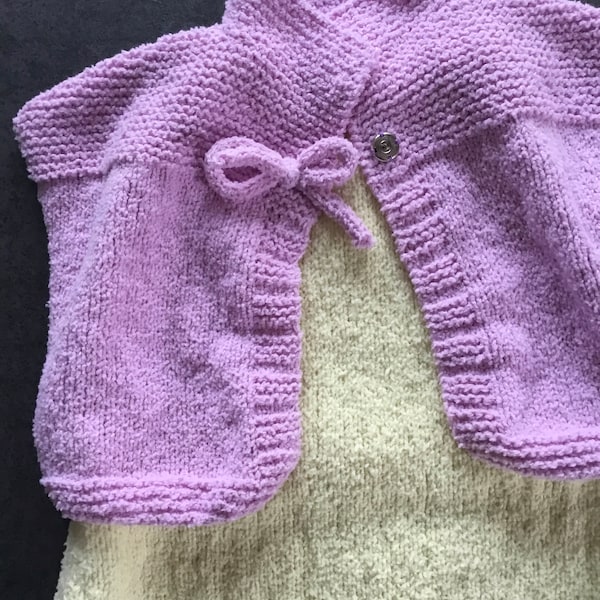 Ensemble robe jaune paille et rose et pull sans manches rose pour bébé de 18 mois