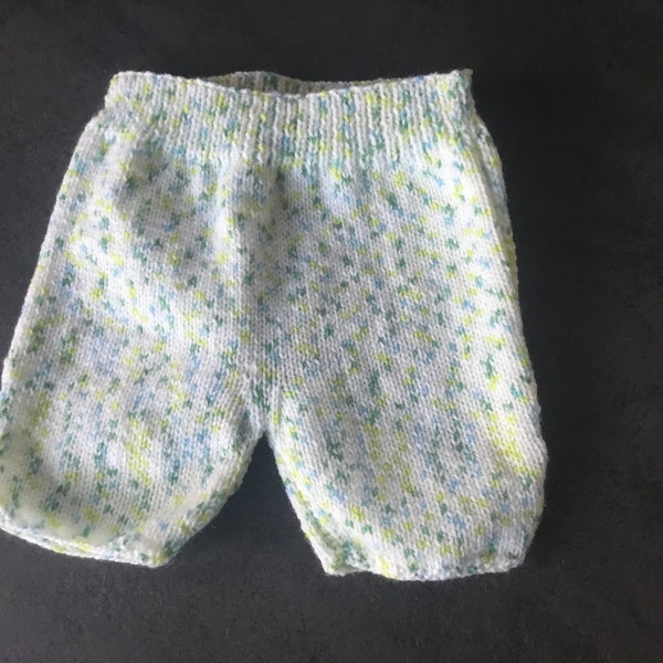 Pantalon court vert tricoté pour bébé de 6 à 9 mois