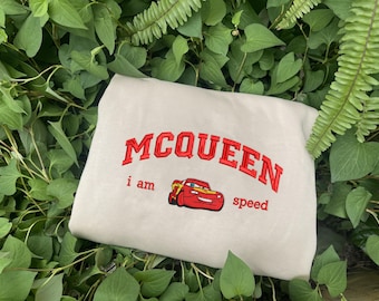 Sudadera bordada "I am speed" de McQueen, camiseta de Rayo McQueen, sudadera con capucha de la película Cars, regalo de Navidad, regalo para él, camiseta de dibujos animados