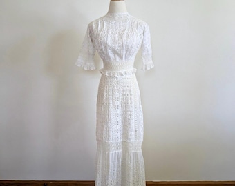 Antique Edwardian 1910s cotton embroidered lawn dress