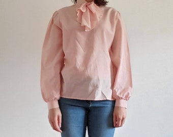 blusa vintage de los años 70 con pajarita