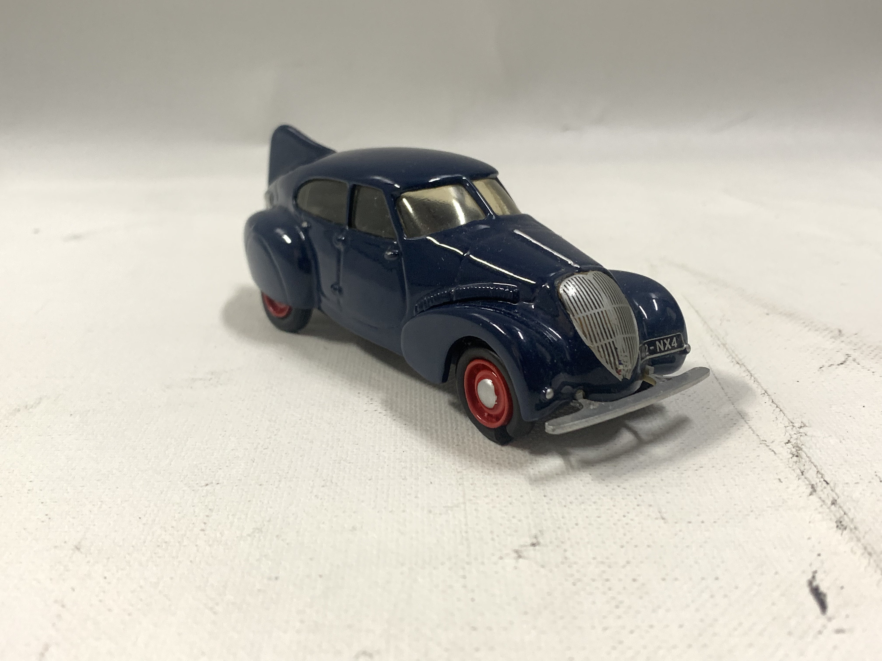 Peugeot 402 1936 verte 1/43e TEK HOBBY - Collection