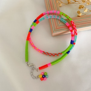 Collier à chevrons Miyuki de couleur néon, tour de cou tissé à la main, collier d&#39;été orange néon, bijoux de style urbain bohème, cadeau pour femme