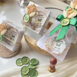 Custom Sweet 16 Party Resin Magnet Favors, Quinceanera Favors, Butterfly Party Favors, Mis Quince Emerald Green Gift, Mis XV Birthday Favor