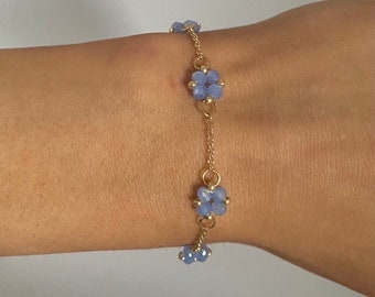 ブルークリスタルクローバーブレスレット：24Kゴールドメッキのラッキーチャーム