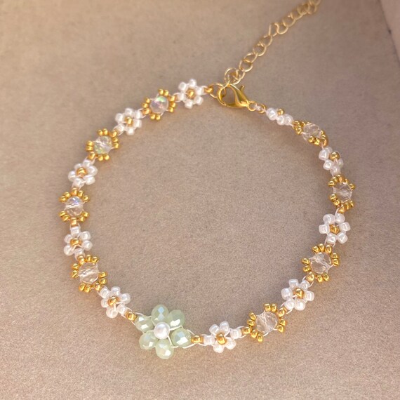 ブレスレット Daisy Gemstone Bracelet (5 color) Gem Beaded Flower Bracelet, Daisy Bracelet, Sage Floral