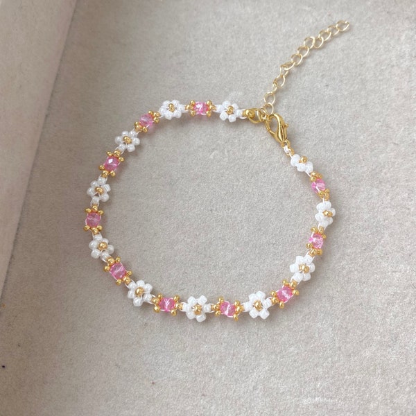 Beaded Flower Bracelet, Daisy Bracelet, Pink Floral Bracelet, Aesthetic Flower Bracelet, Bridgerton Jewellery, Gift for Her, Birthday Gift