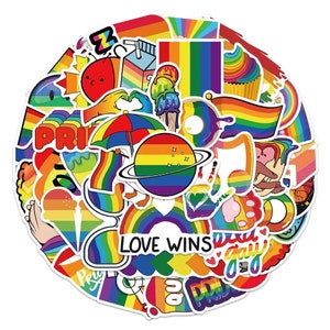 50 Pride Sticker | LGBTQ+ Schwule Lesbische Gleichheit Liebe Regenbogen Flagge | Queer Gift | Gender Equality | Safe Space