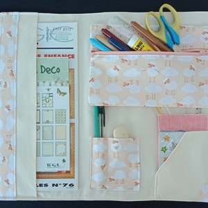 Pochette d'activités enfant - motif moutons