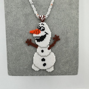 Olaf beaded pendant necklace