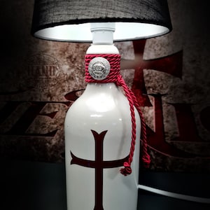 TEMPLER Lamp, Crusader Upcycling Lámpara de mesa / DIY / Botella Lámpara hecha a mano gran diseño, Gift Idea Knights Templar
