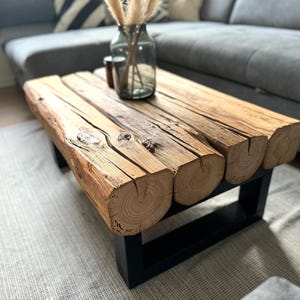 Handgefertigter Couchtisch Holz Wohnzimmer  Balken Bauholz Altholz Rustikal Landhaus Industrial Massiv Coffee Table Handarbeit Upcycling