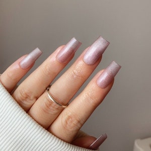 Mauve cateye press on nails |Sheer catsseye holographic|Set of 10 custom false nails |12 shapes available | Classy elegant simple fake nails