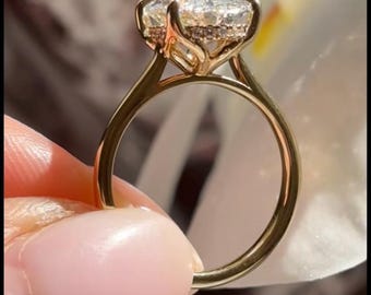 Moissanita ovalada de hielo triturado de 1,8 ct, 9 x 6 mm, con banda de 1,8 mm, engaste catedral y cesta floral con halo oculto. Pago Parte 1