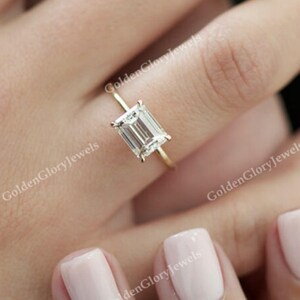 2 Karat Smaragd Cut Verlobungsring, Smaragd Solitär Moissanite Ring, 14k Solid Gold Ring, Ost-West Set Jubiläumsgeschenk Ring, Täglicher Ring