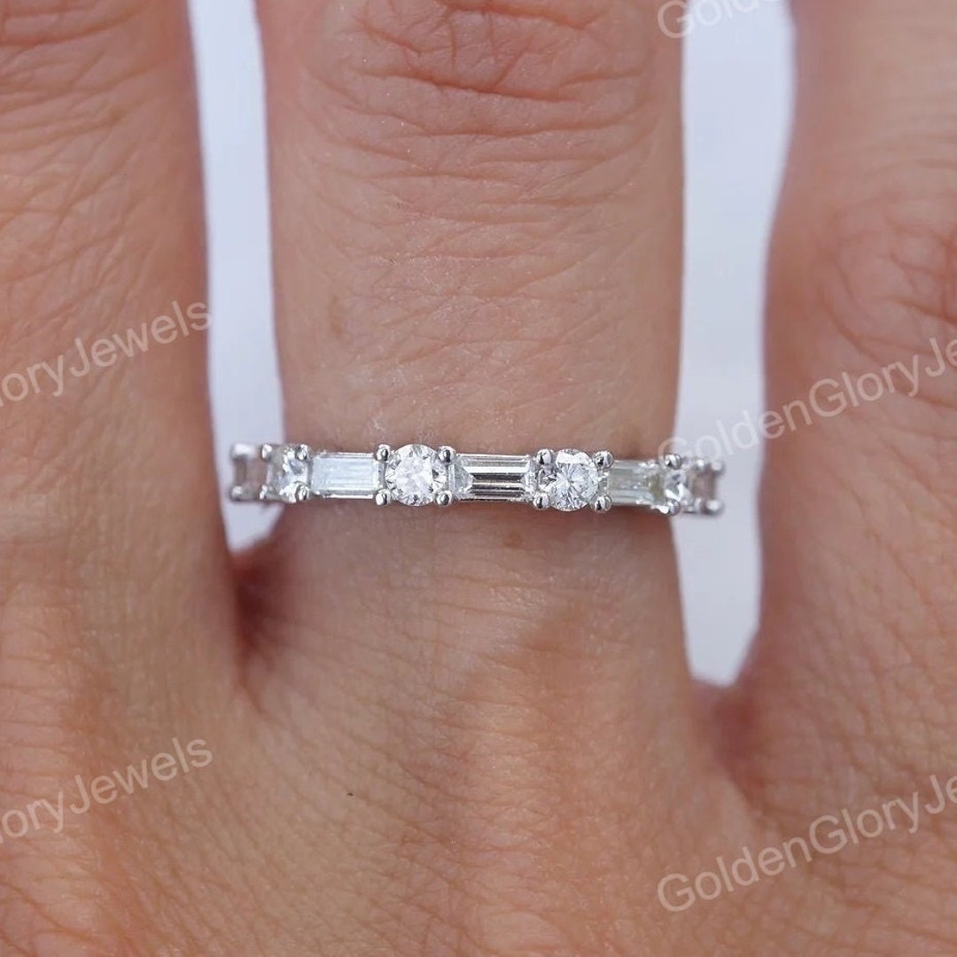 18K Gold Baguette and Round Moissanite Wedding Band/unique Wedding Ring ...