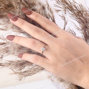 1.2 Ct Oval Moissanite Ring, Solitaire Oval Moissanite Engagement Ring for Women, Oval Cut Solitaire Ring, oval Engagement Ring, Gold Ring
