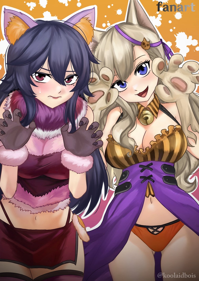 Pu&ograve; includere: Due personaggi anime vestiti con costumi da gatto. Il personaggio a sinistra ha una pelliccia viola e rosa, orecchie nere e un collare rosso e bianco. Il personaggio a destra ha una pelliccia bianca, orecchie marroni e un collare giallo e nero a strisce. Entrambi i personaggi hanno orecchie e code da gatto.