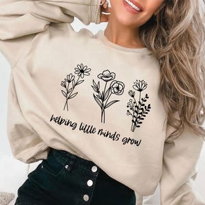 Helfende kleine Köpfe wachsen, Lehrer-Blumen-Svg, minimalistisches Kindergarten-Zitat, Vorschullehrer-Shirt, Cricut-Datei