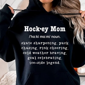 Svg de définition de maman hockey, chemise de hockey Svg, saison de hockey Svg, Svg vie de maman, sport maman Svg Png Eps, fichier de coupe Cricut, sublimation