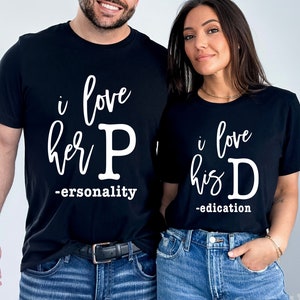 Ich liebe ihre Persönlichkeit und ich liebe seine Hingabe SVG-Bundle, lustige Paare Rentier-Svg, Passende Valentinstag-Svg, freche Valentinstag-Svg-Png-Eps