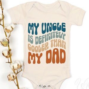 Mon oncle est définitivement plus cool que mon père Svg, oncle grenouillère Svg, oncle cadeau Svg, Svg baby shower, rétro drôle Svg Png, Cricut, sublimation