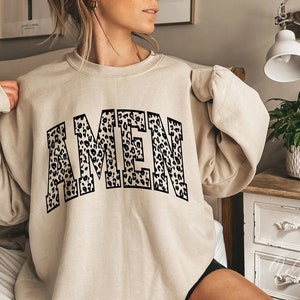 Leopard Varsity Amen svg, camisa de fe cristiana svg, svg religioso, Jesús svg, svg espiritual, cricut, silueta, sublimación png
