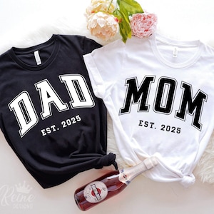 Pacote Svg Mom Dad Est 2025, New Mommy Svg, New Daddy Svg, Anúncio de Gravidez Svg, Mom to Be Svg, Mom Life Svg Png Eps, Cricut