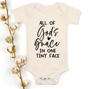 Gottes Gnade in einem winzigen Gesicht geschnitten, christlicher Baby-Bodysuit-Svg, religiöses Baby-Dusche-Geschenk, Baby-Svg für Cricut Sublimation