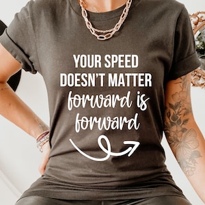 Twoja prędkość nie ma znaczenia Forward is Forward SVG, motywacyjny SVG, inspirujący SVG, cytat, pliki SVG Cut dla Cricut