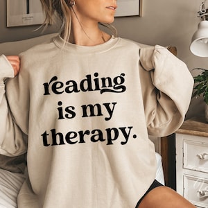 Leer es mi terapia Svg, Amante de los libros Svg, Bookish Svg, Bibliotecario Svg, Lector Svg Png Eps, Cricut Cut File, Sublimación