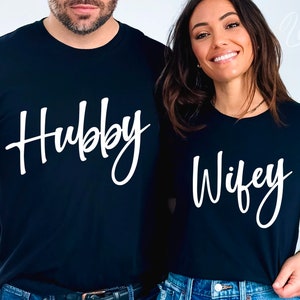 Hubby Wifey Svg, Paquete, Boda Svg, Sr. y Sra. Svg, Regalo de matrimonio Svg, Aniversario de boda, Amor Svg, Pareja Svg Png Eps, Cricut