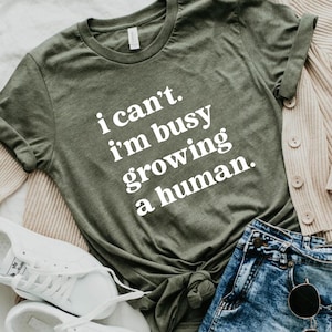 Não posso, estou ocupado cultivando um humano SVG, PNG engraçado de gravidez, sublimação de futura mamãe, anúncio de bebê Cricut SVG, design de futura mamãe