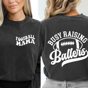 Pacote Football Mama & Busy Raising Ballers, Trendy Football Svg, Football Mom Svg, Sports Mom Svg, Cricut, Sublimação