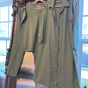 Three piece linen abaya green set made in Kuwait free size fits small medium large