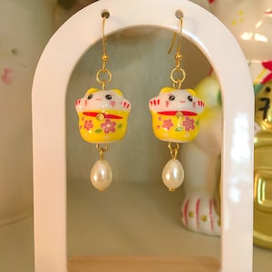 Yellow Maneki Neko Earrings, Lucky Cat Earrings, Cutecore Earrings, Japanese Kawaii Earrings, Pearl Drop Earrings