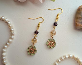 Floral Whimsigoth Drop Earrings, Green Flower Earrings, Fairycore Jewelry, 90s Witchy Earrings