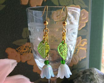 Blue Lily of The Valley Earrings, Fairycore Earrings, Fairy Earrings, Cottagecore Earrings, Fairy Kei Earrings, Bell Flower Dangle Earrings