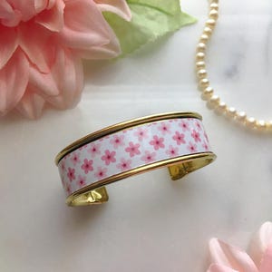 Sakura Flower Bracelet, Pink Floral Cuff Bracelet, Cherry Blossom Bracelet, Kawaii Bracelet, Japanese Flower Bracelet