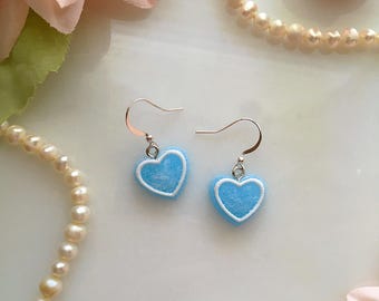 Pendientes de corazón de caramelo azul, pendientes pastel Cutecore, pendientes kawaii, pendientes de corazón azul