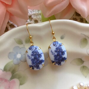 Blue and White Floral Chinoiserie Earrings, Delft Blue Earrings, Flower Limoges Earrings, Vintage Earrings, Porcelain Earrings